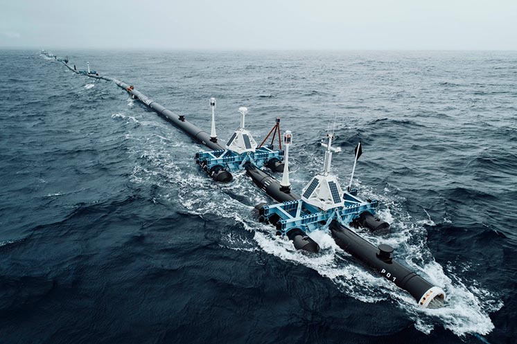 Перша версія бар'єру «The Ocean Cleanup» Перша версія бар'єру «The Ocean Cleanup»