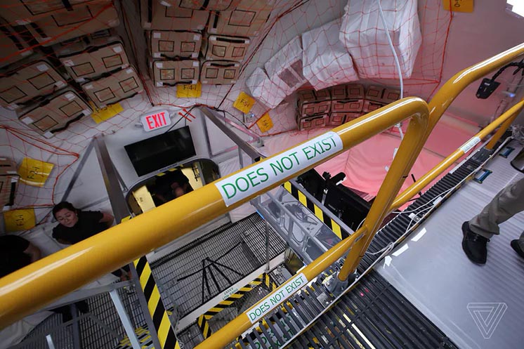 Bigelow Aerospace презентувала надувну станцію для місячної програми NASA Bigelow Aerospace презентувала надувну станцію для місячної програми NASA