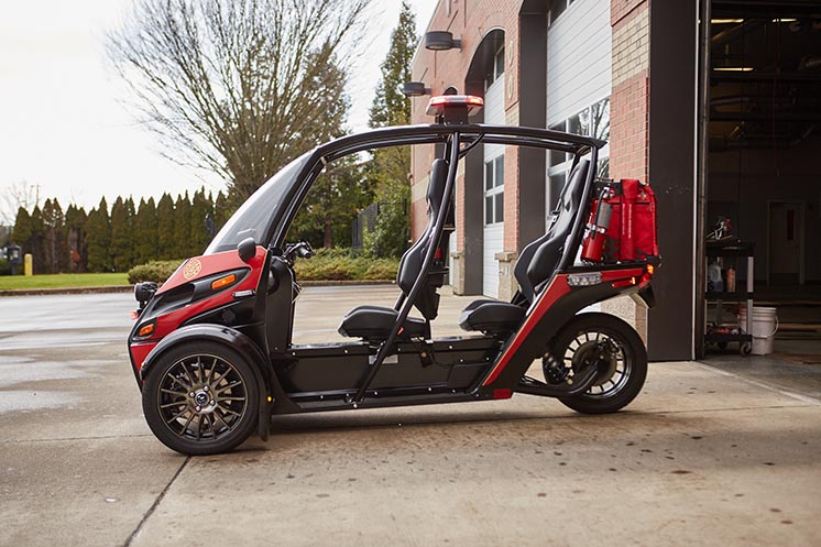 Двомісний триколісний електромобіль Arcimoto FUV надійшов у продаж Двомісний триколісний електромобіль Arcimoto FUV надійшов у продаж